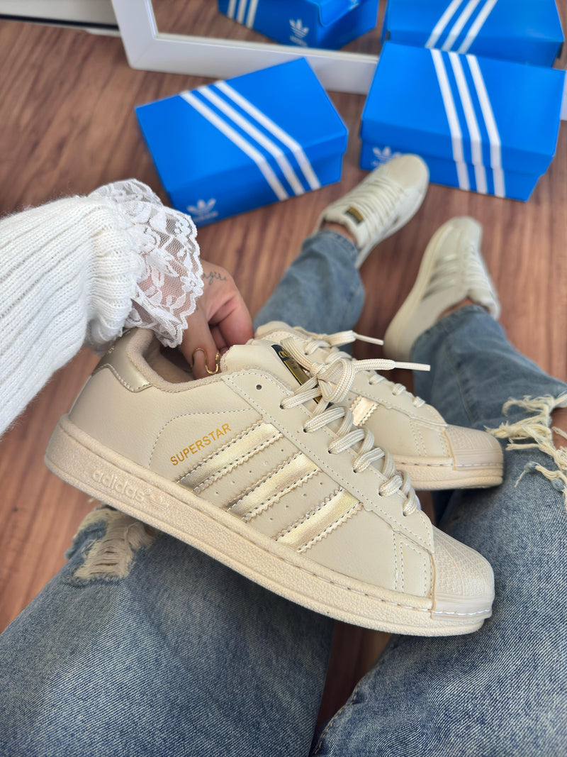 Tênis Adidas Superstar Bege